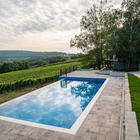 Vikendica Aleksandrovic Meterize Hébergement de vacances *